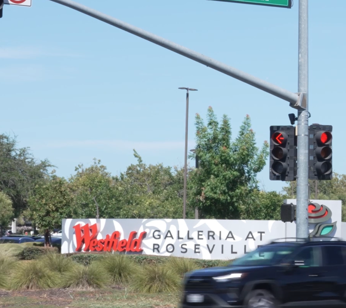Westfield Galleria at Roseville street sign
